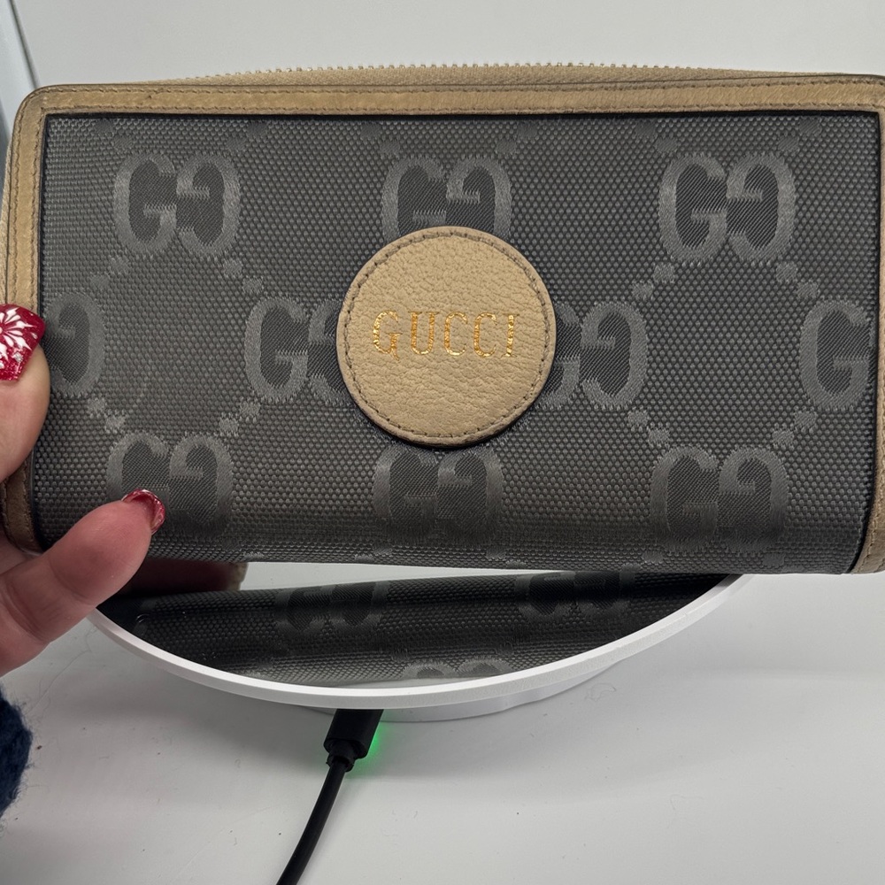 Gucci Off The Grid Zip Around Wallet in Grey Nylon Material & Beige Leather Trim